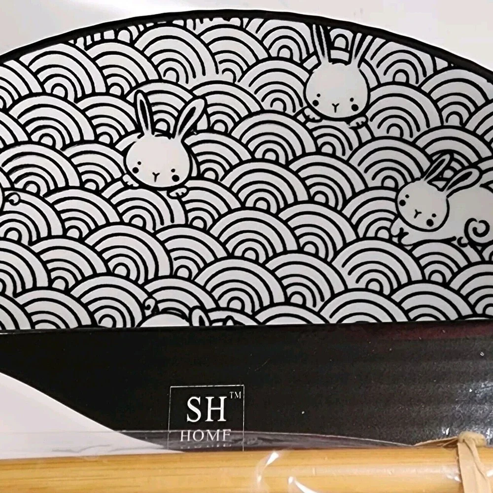 SH Home Ceramic Ramen Noodle Bowl Set 43oz Chopsticks Spoon Black Bunnies Waves